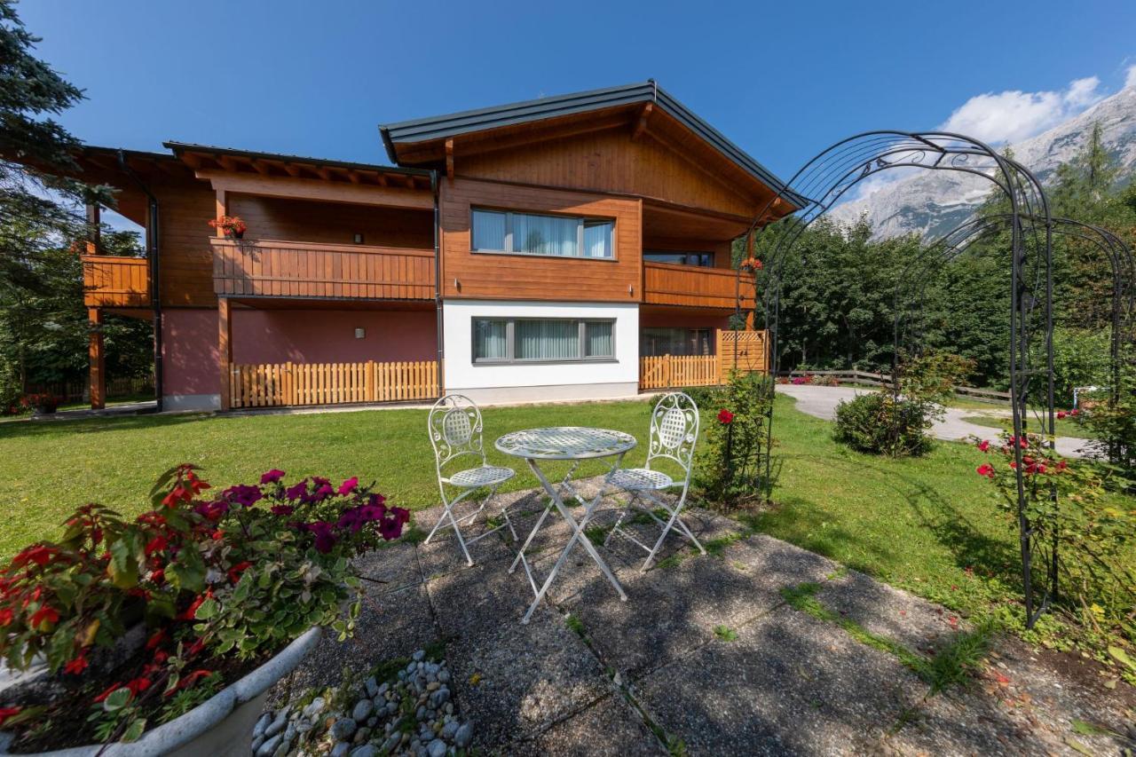 Almfrieden Hotel & Romantikchalet Ramsau am Dachstein Exterior foto